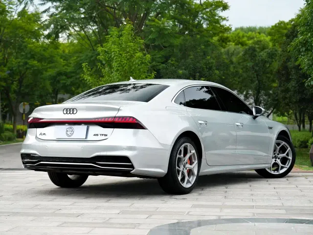 Audi A7L — Фото автомобиля 11