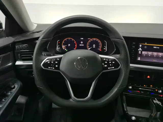 Volkswagen Passat — Фото автомобиля 11