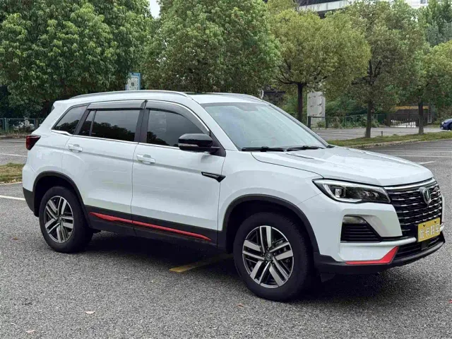 Changan CS75 — Фото автомобиля 4