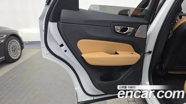 Volvo XC60 2nd Gen — Фото автомобиля 14
