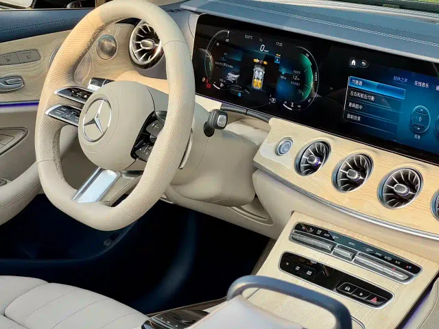 Mercedes-Benz E-Class — Фото автомобиля 13