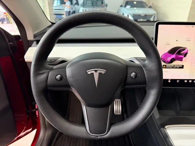 Tesla Model Y — Фото автомобиля 7