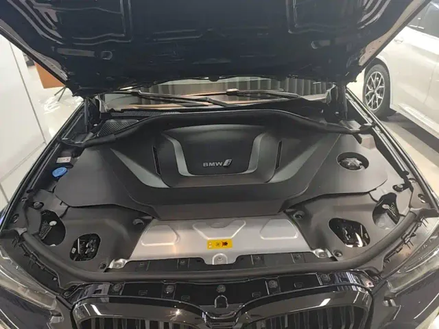 BMW iX3 — Фото автомобиля 19