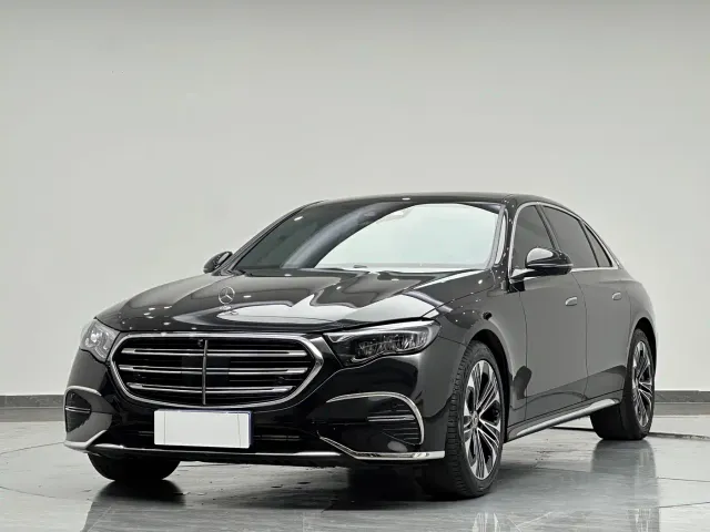 Фотография автомобиля — Mercedes-Benz E-Class