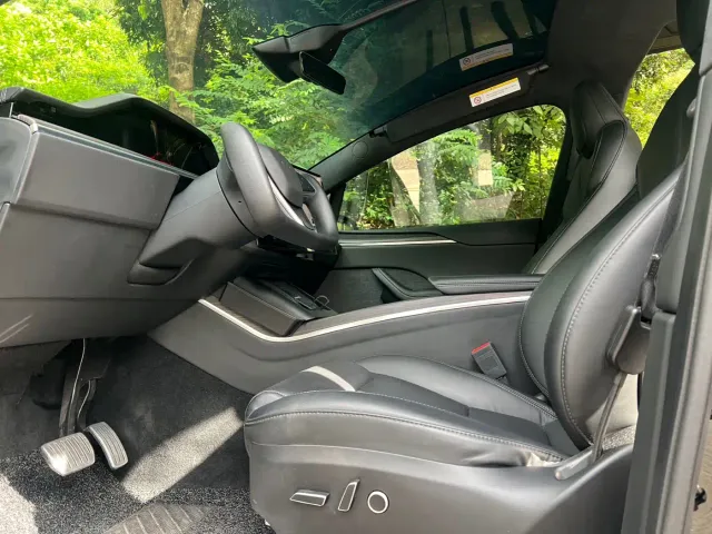 Tesla Model X — Фото автомобиля 7