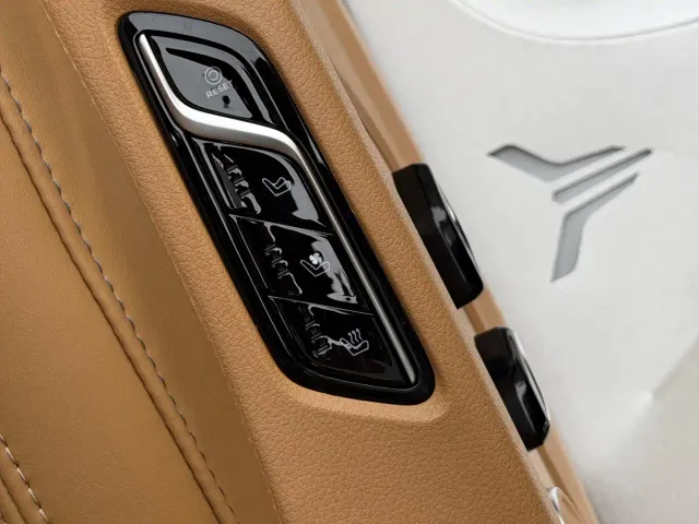 Voyah Auto Voyah Dreamer 2022 Low Carbon Edition Home — Фото автомобиля 18