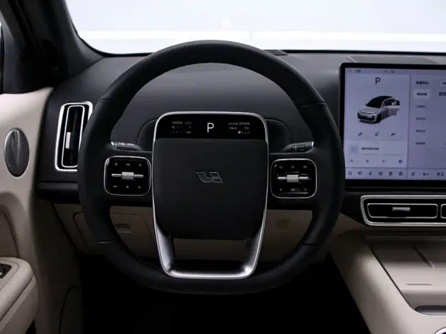 Li Auto L7 — Фото автомобиля 8