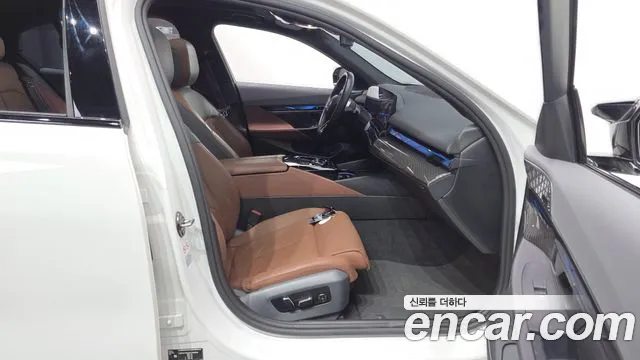 BMW i5 G60 — Фото автомобиля 16
