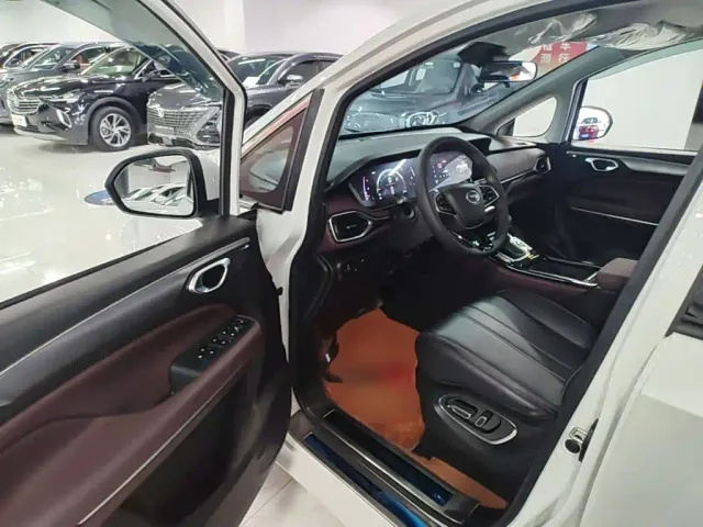 GAC Trumpchi M6 — Фото автомобиля 15