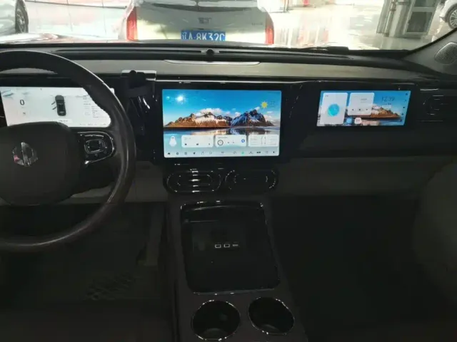 Leapmotor C11 — Фото автомобиля 12