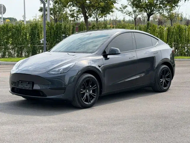 Фотография автомобиля — Tesla Model Y