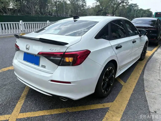 Honda Civic — Фото автомобиля 2