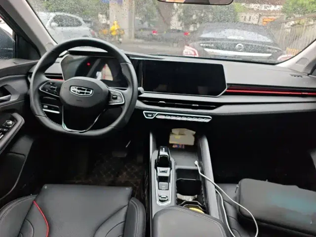 Geely Binrui — Фото автомобиля 12