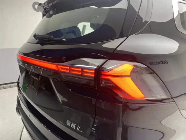 Geely Haoyue L — Фото автомобиля 10