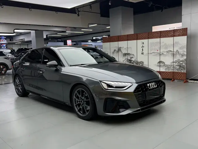 Фотография автомобиля — Audi A4L