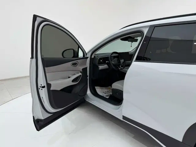 BYD Sealion 05 EV — Фото автомобиля 6