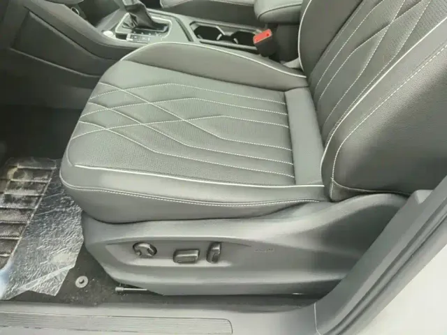 Volkswagen Tiguan L — Фото автомобиля 20