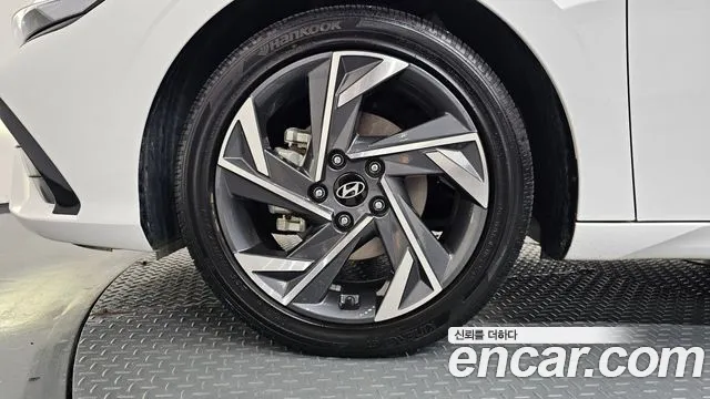 Hyundai Avante CN7 — Фото автомобиля 5