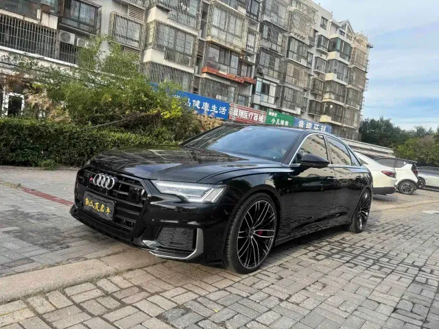 Фотография автомобиля — Audi A6L