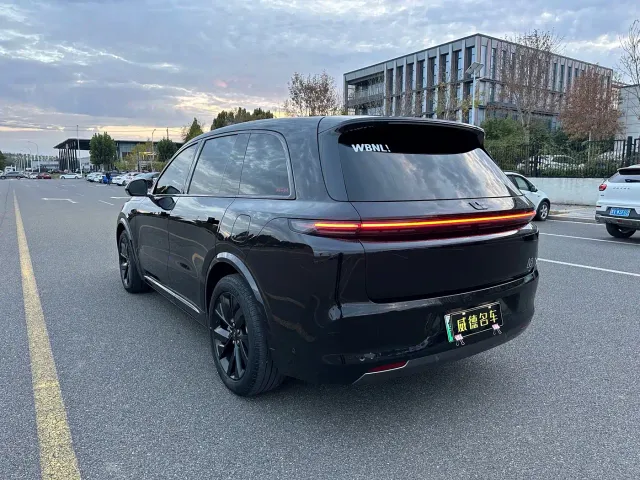 Li Auto L8 — Фото автомобиля 6