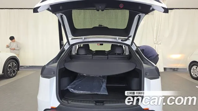 Tesla Model Y — Фото автомобиля 26