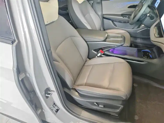 Hongqi EH7 — Фото автомобиля 24