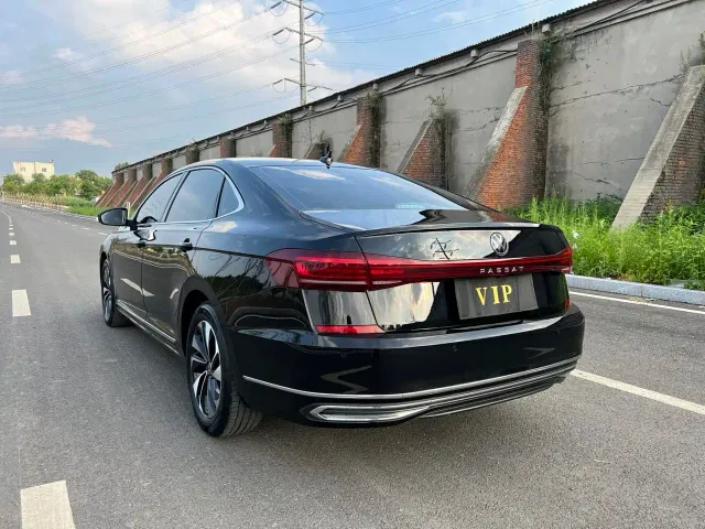 Volkswagen Passat — Фото автомобиля 5