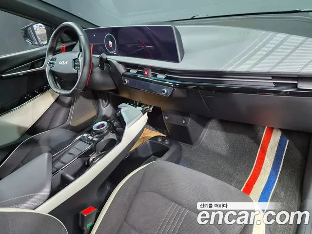 Kia EV6 — Фото автомобиля 13