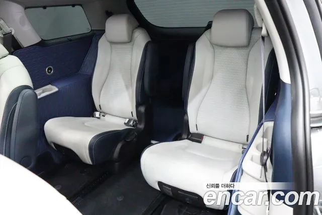 Kia Carnival Generation 4 — Фото автомобиля 9