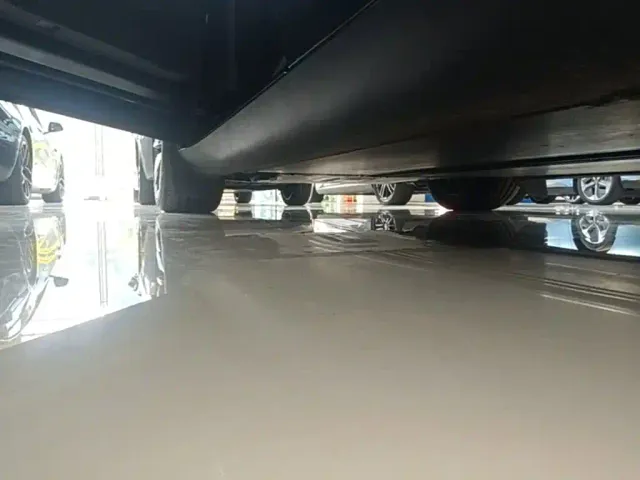 Tesla Model Y — Фото автомобиля 21