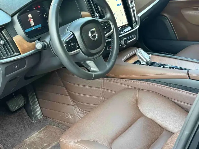 Volvo S90 — Фото автомобиля 3