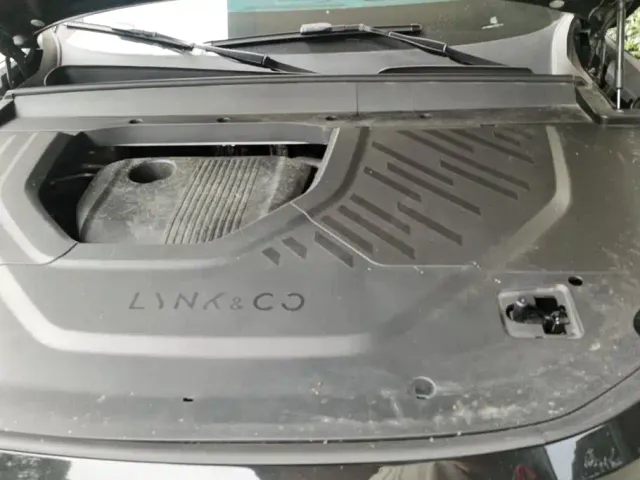 Lynk & Co 900 — Фото автомобиля 10