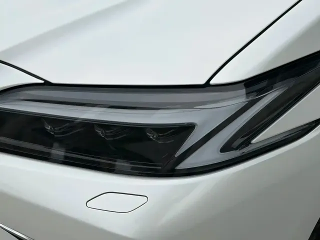 Lexus Lexus ES 2025 200 Ultimate Edition — Фото автомобиля 3