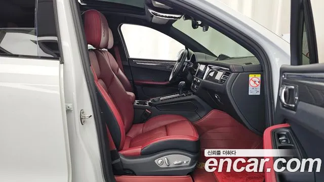 Porsche Macan — Фото автомобиля 11