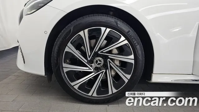 Mercedes-Benz E-Class E-класс W214 E300 4MATIC Exclusive — Фото автомобиля 5