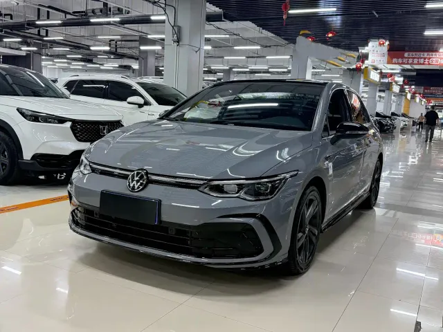 Фотография автомобиля — Volkswagen Golf