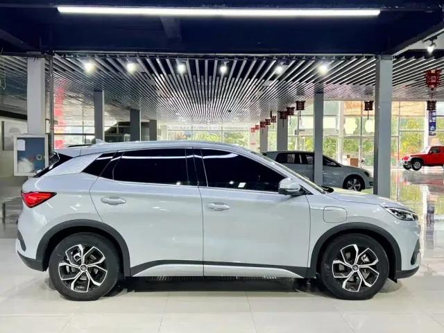 BYD Yuan PLUS — Фото автомобиля 11