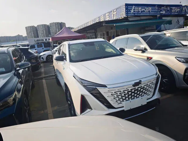 Changan Z6 — Фото автомобиля 3