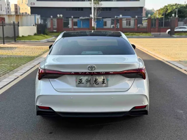 Toyota Avalon — Фото автомобиля 5