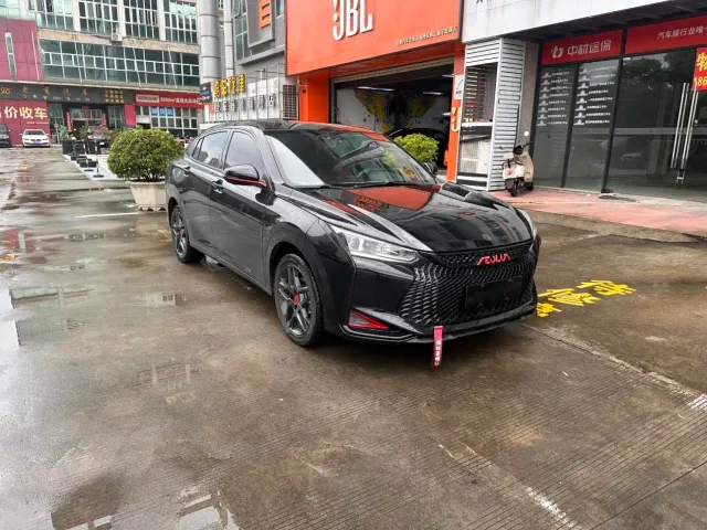 Dongfeng Yixuan — Фото автомобиля 3