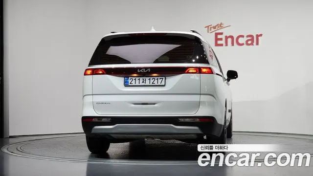 Kia Canival Carnival 4 поколение 9 мест Prestige — Фото автомобиля 4
