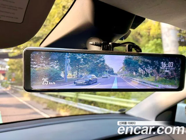 Tesla Model Y — Фото автомобиля 14