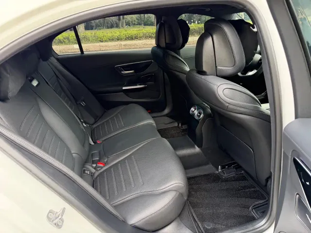 Mercedes-Benz C-Class — Фото автомобиля 6