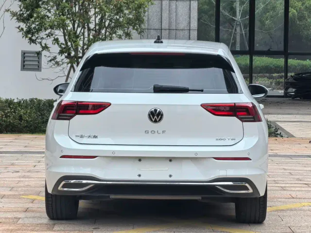 Volkswagen Golf — Фото автомобиля 5