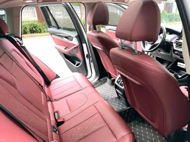 BMW iX3 — Фото автомобиля 10