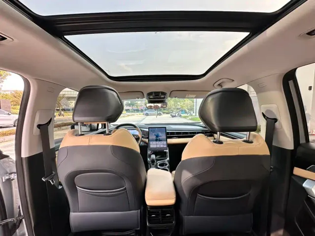 Geely Boyue L — Фото автомобиля 18