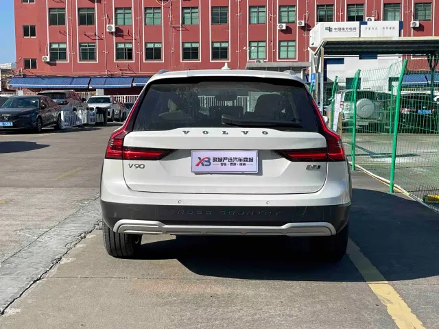 Volvo V90 — Фото автомобиля 5
