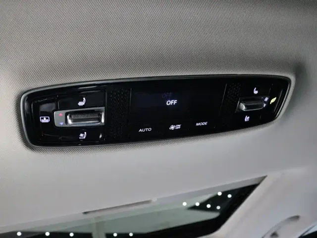 Roewe iMAX8 — Фото автомобиля 23