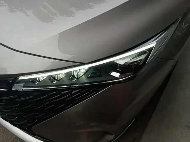 Roewe RX5 — Фото автомобиля 23