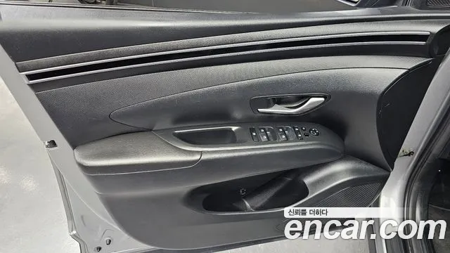 Hyundai Tucson Tucson (NX4) Дизель 2.0 2WD — Фото автомобиля 24